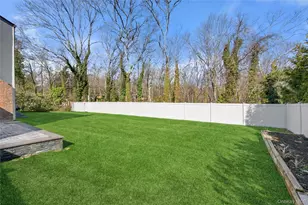 10 Mont Ave, Dix Hills, NY 11746 - Photo 27