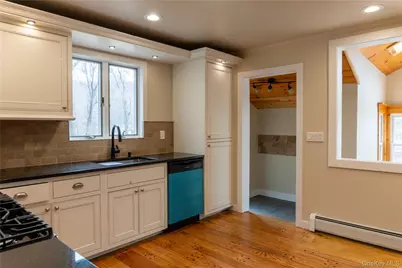 523 Shenandoah Road, Hopewell Junction, NY 12533 - Photo 3