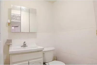 89-27 172nd Street, Jamaica, NY 11432 - Photo 13