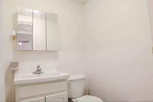 89-27 172nd St, Jamaica, NY 11432 - Photo 13