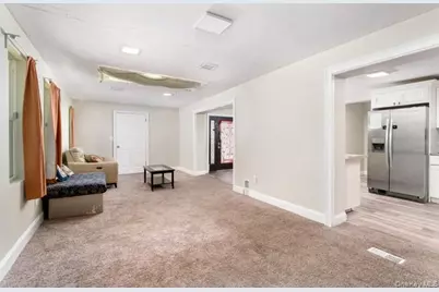 10 Sunnyside Drive, Sound Beach, NY 11789 - Photo 7