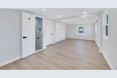 27 Landscape Drive, Wheatley Heights, NY 11798 - Photo 15