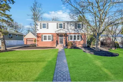 27 Landscape Drive, Wheatley Heights, NY 11798 - Photo 17