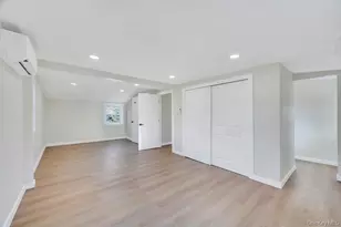 27 Landscape Dr, Wheatley Heights, NY 11798 - Photo 9