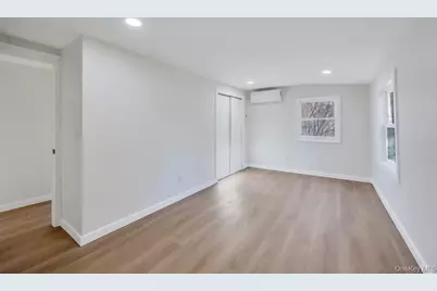 27 Landscape Drive, Wheatley Heights, NY 11798 - Photo 11