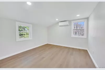 27 Landscape Drive, Wheatley Heights, NY 11798 - Photo 7