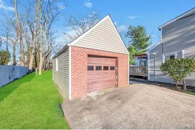 27 Landscape Drive, Wheatley Heights, NY 11798 - Photo 19