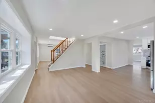 27 Landscape Dr, Wheatley Heights, NY 11798 - Photo 3