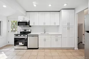 72 Winthrop Rd, Plainview, NY 11803 - Photo 19