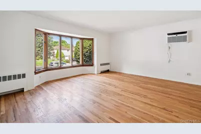 72 Winthrop Road, Plainview, NY 11803 - Photo 7