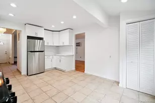 72 Winthrop Rd, Plainview, NY 11803 - Photo 15