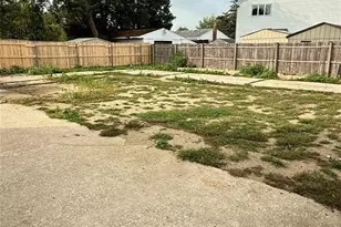 238 Wiley St, Brentwood, NY 11717 - Photo 25