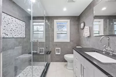 26 Bedell Place, Amityville, NY 11701 - Photo 5