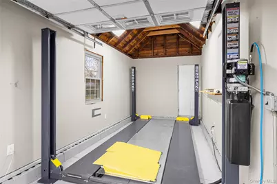 26 Bedell Place, Amityville, NY 11701 - Photo 25