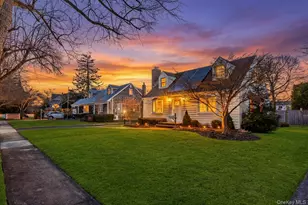 26 Bedell Pl, Amityville, NY 11701 - Photo 15