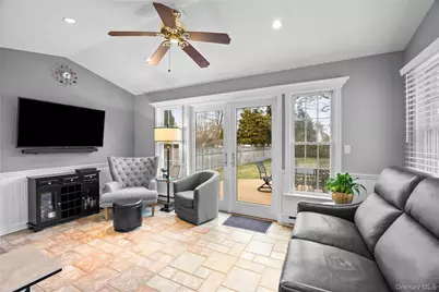 26 Bedell Place, Amityville, NY 11701 - Photo 3