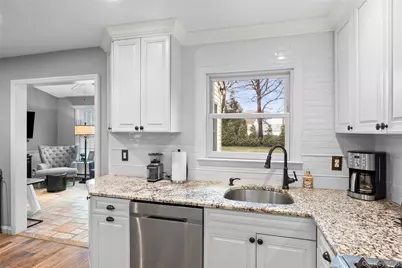 26 Bedell Place, Amityville, NY 11701 - Photo 7