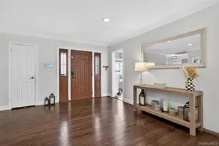 21 Roosevelt Dr, East Norwich, NY 11732 - Photo 5