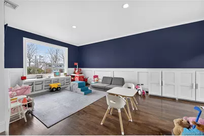 21 Roosevelt Drive, East Norwich, NY 11732 - Photo 11