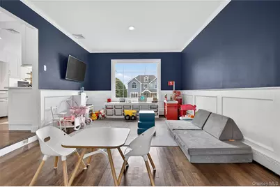 21 Roosevelt Drive, East Norwich, NY 11732 - Photo 9