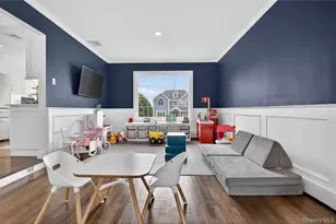 21 Roosevelt Dr, East Norwich, NY 11732 - Photo 9