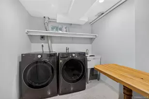 21 Roosevelt Dr, East Norwich, NY 11732 - Photo 25