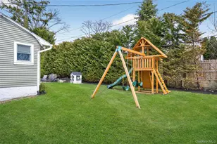 21 Roosevelt Dr, East Norwich, NY 11732 - Photo 27