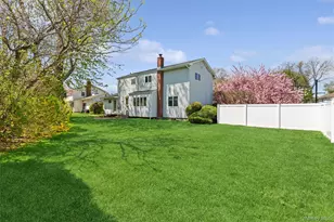 49 Saratoga Dr, Jericho, NY 11753 - Photo 17