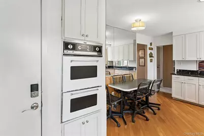 49 Saratoga Drive, Jericho, NY 11753 - Photo 7