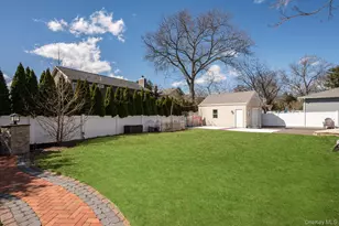 165 Little Whaleneck Rd, Merrick, NY 11566 - Photo 25