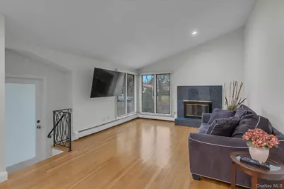 9 Lauren Avenue, Dix Hills, NY 11746 - Photo 5