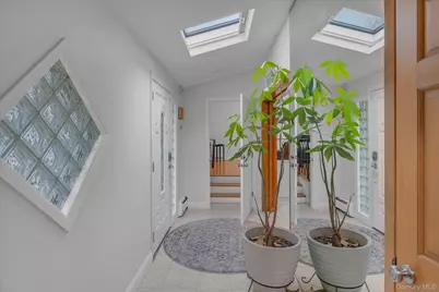 9 Lauren Avenue, Dix Hills, NY 11746 - Photo 3