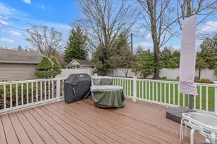 9 Lauren Ave, Dix Hills, NY 11746 - Photo 21