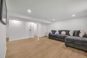 1568 Madison St, Elmont, NY 11003 - Photo 15