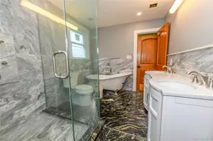 4563 Decatur Pl, Island Park, NY 11558 - Photo 35