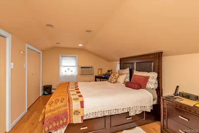 103 Oakley Avenue, Elmont, NY 11003 - Photo 11