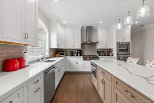 42 Meadowbrook Rd, Syosset, NY 11791 - Photo 9