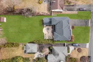 42 Meadowbrook Rd, Syosset, NY 11791 - Photo 37