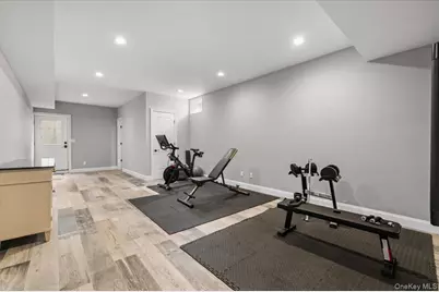 42 Meadowbrook Road, Syosset, NY 11791 - Photo 33