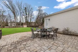 42 Meadowbrook Rd, Syosset, NY 11791 - Photo 35