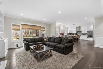 42 Meadowbrook Road, Syosset, NY 11791 - Photo 5