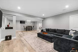 42 Meadowbrook Rd, Syosset, NY 11791 - Photo 27