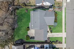 120-44 194th St, Saint Albans, NY 11412 - Photo 35