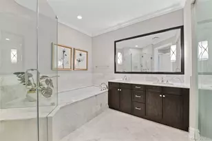 5000 Royal Ct, North Hills, NY 11040 - Photo 13