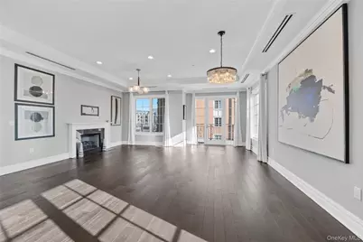 5000 Royal Court #5114, North Hills, NY 11040 - Photo 3