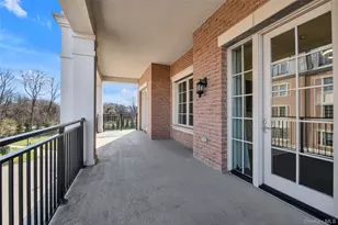 5000 Royal Ct, North Hills, NY 11040 - Photo 23