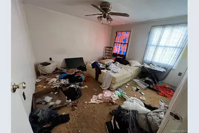 75 Village Circle W, Manorville, NY 11949 - Photo 5