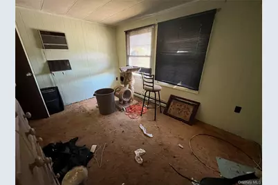 75 Village Circle W, Manorville, NY 11949 - Photo 7