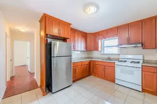 61-24 228th St, Oakland Gardens, NY 11364 - Photo 9