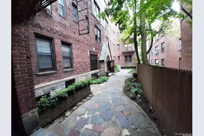 1 Hillside Avenue #1A, Great Neck, NY 11021 - Photo 29